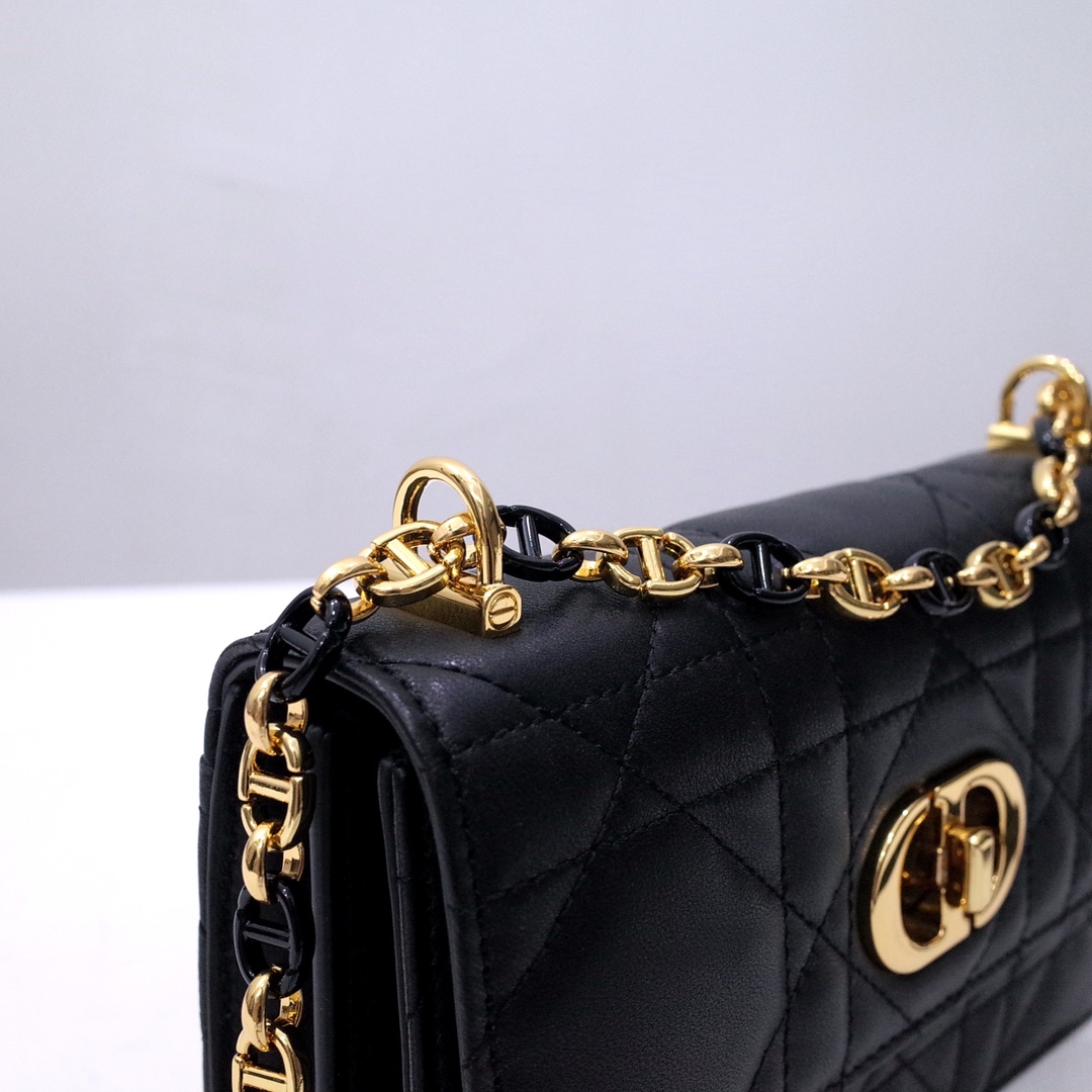 Miss Caro Pouch with Chain Black Macrocannage Lambskin